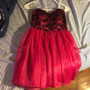 Strapless pink dress from buckle